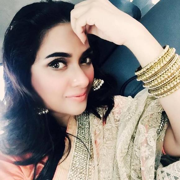 Meet your Posher, Ambrina - Picture 1 of 1